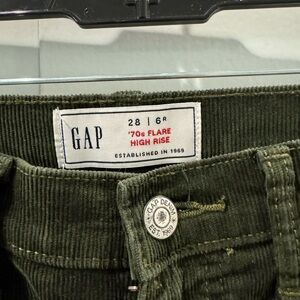 Dark Green corduroy jeans from gap size 28